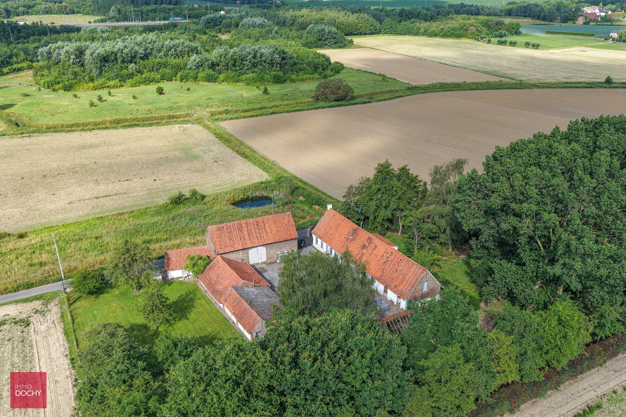 Volledig te renoveren hoeve met verschillende bijgebouwen - foto 5