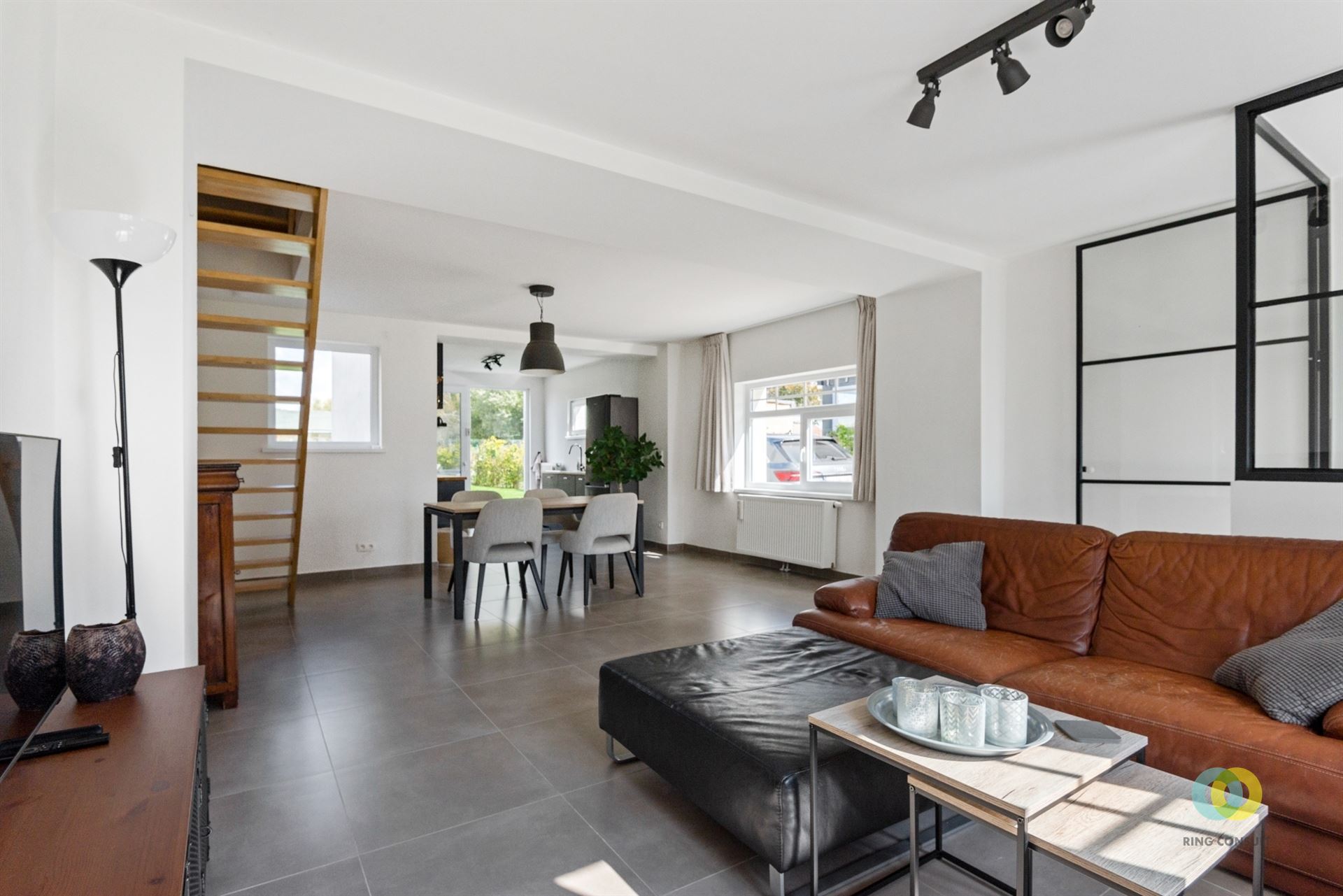 Recent gerenoveerde 3-gevel met open zicht - foto 5