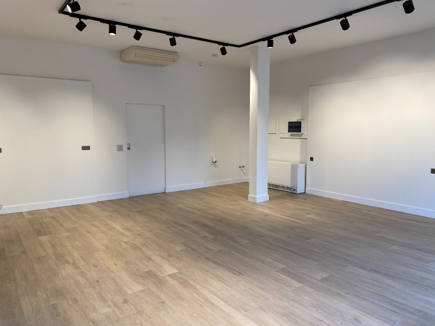 Commercieel handelspand op de Grote Steenweg te Olsene - foto 2