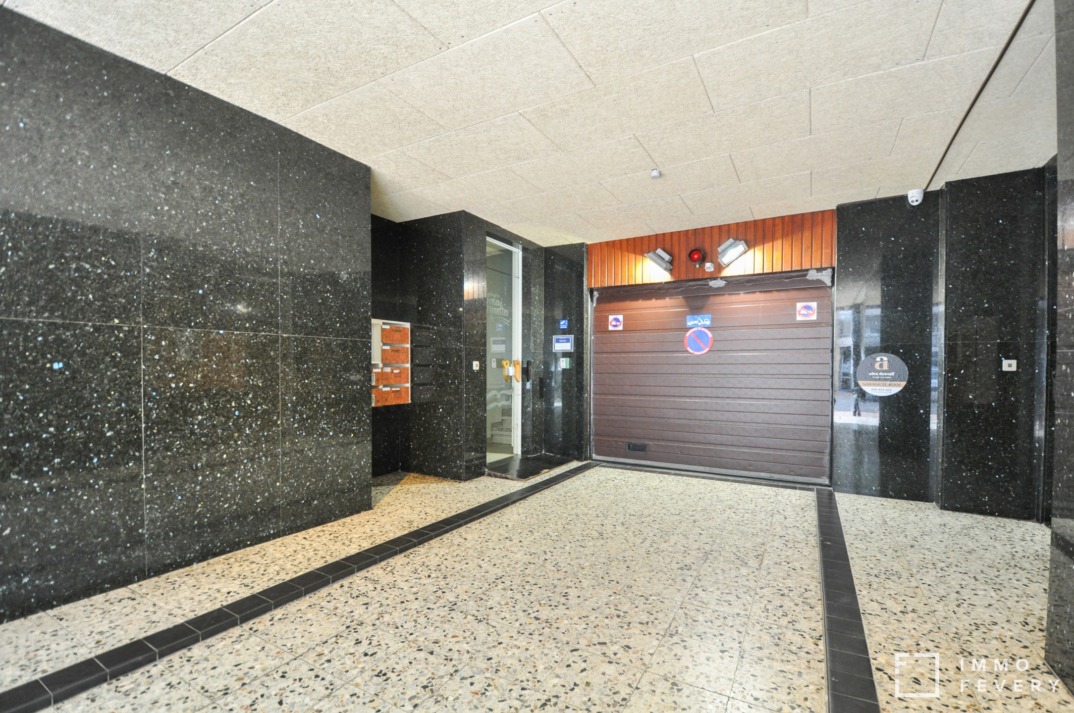 Dubbele autostaanplaats te koop in het centrum van Knokke. - foto 3