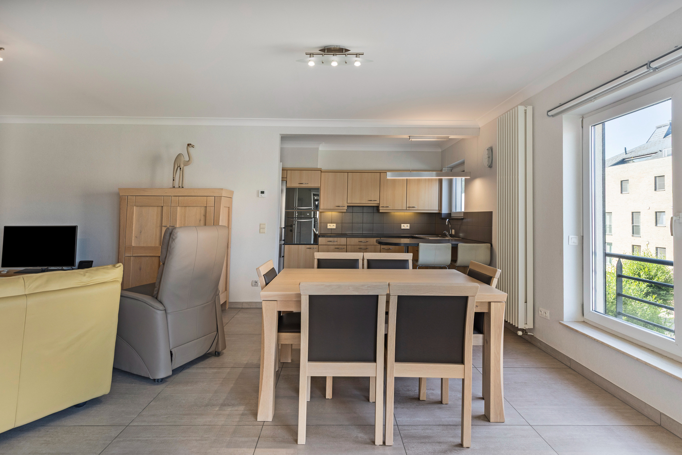 Ruim en lichtrijk appartement met 3 slaapkamers in Burcht - foto 4