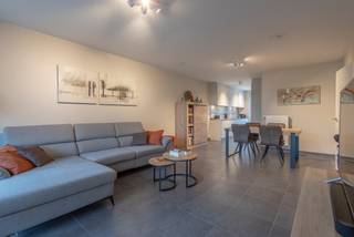 Vous recherchez un appartement récent, parfaitement entretenu et idéalement situé ? Ce magnifique appartement au rez-de-chaussée, situé à...