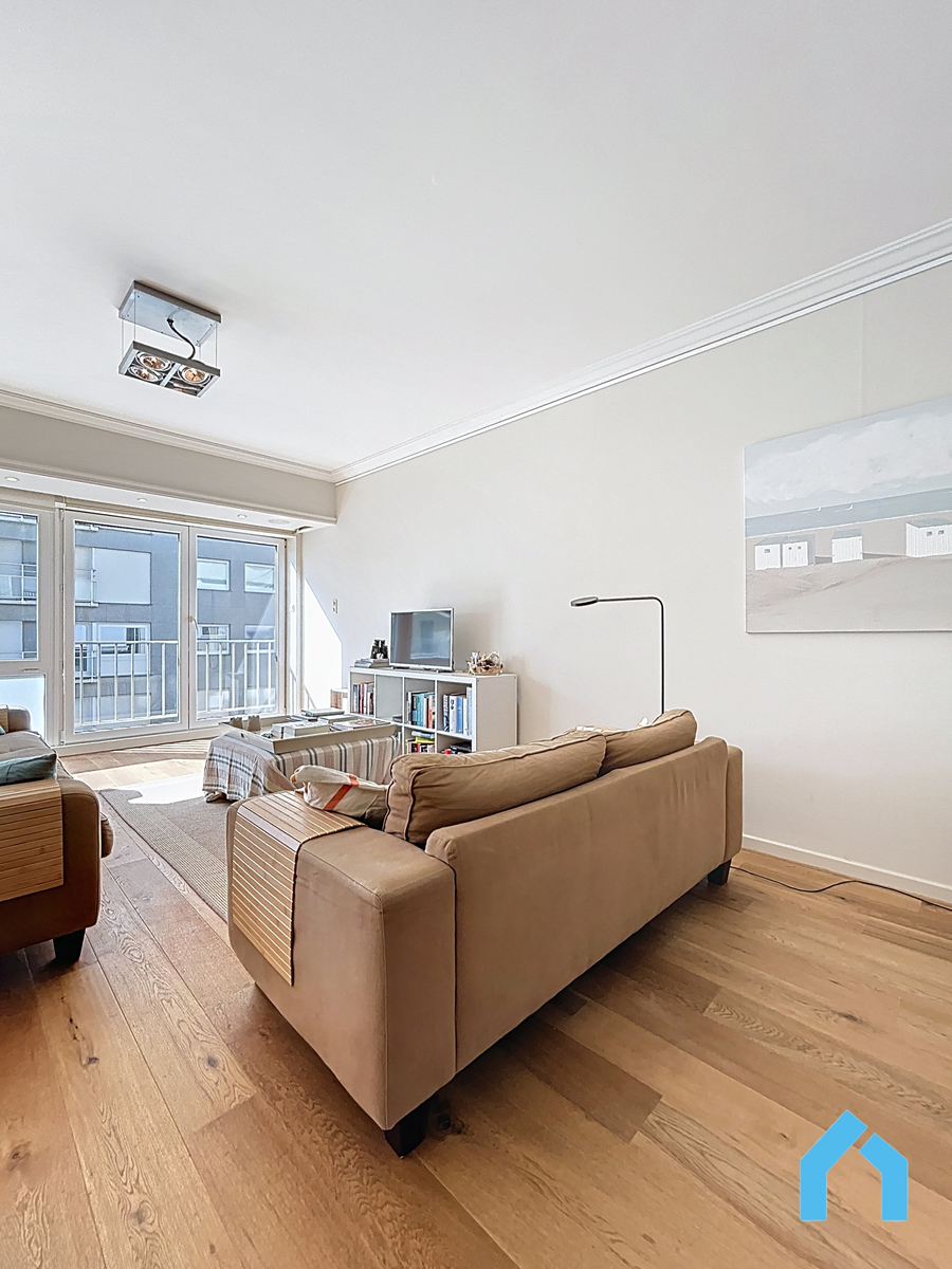 Ruim en lichtrijk appartement met zijdelings zeezicht in Knokke! - photo 2