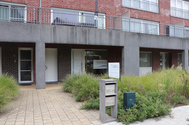 Handelspand 52m2 met garage & 2 autostaanplaatsen - foto 1