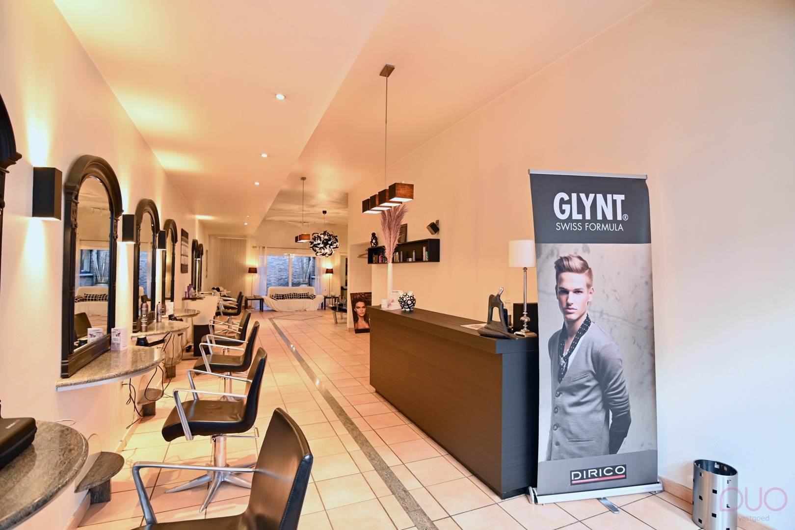 Groot handelspand met aparte ingang, bovenliggende woning en inpandige garage - foto 4