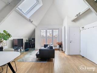 In een voormalige neoclassicistische burgerwoning, volledig gerenoveerd en omgevormd tot een kleinschalig appartementsgebouw met EPC-label B, vind...