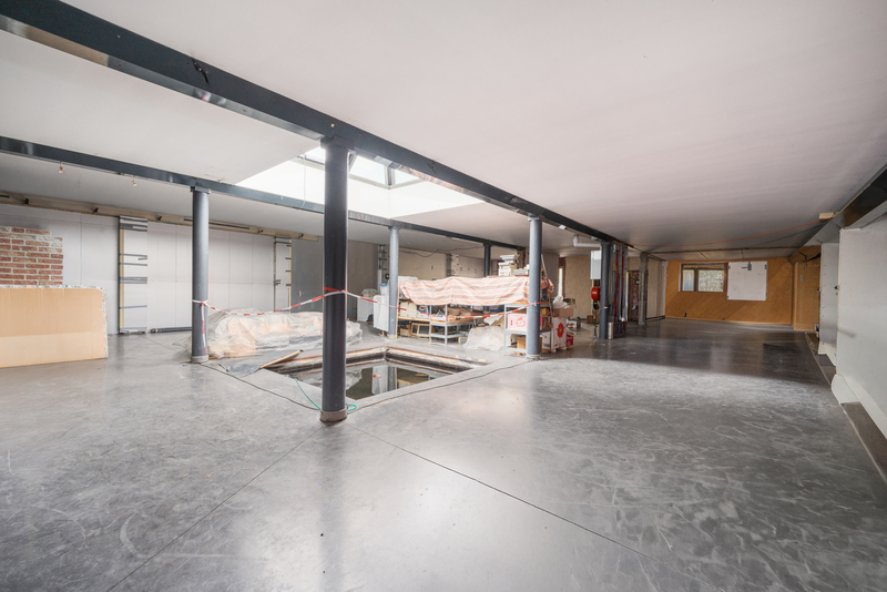 Centrum Roeselare - Kantoorgebouw met woongelegenheid en garage - foto 4