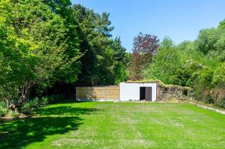 Gelegen in het rustige en groene Bonheiden, biedt deze moderne woning een oase van comfort en stijl. Met een royale bewoonbare oppervlakte van...