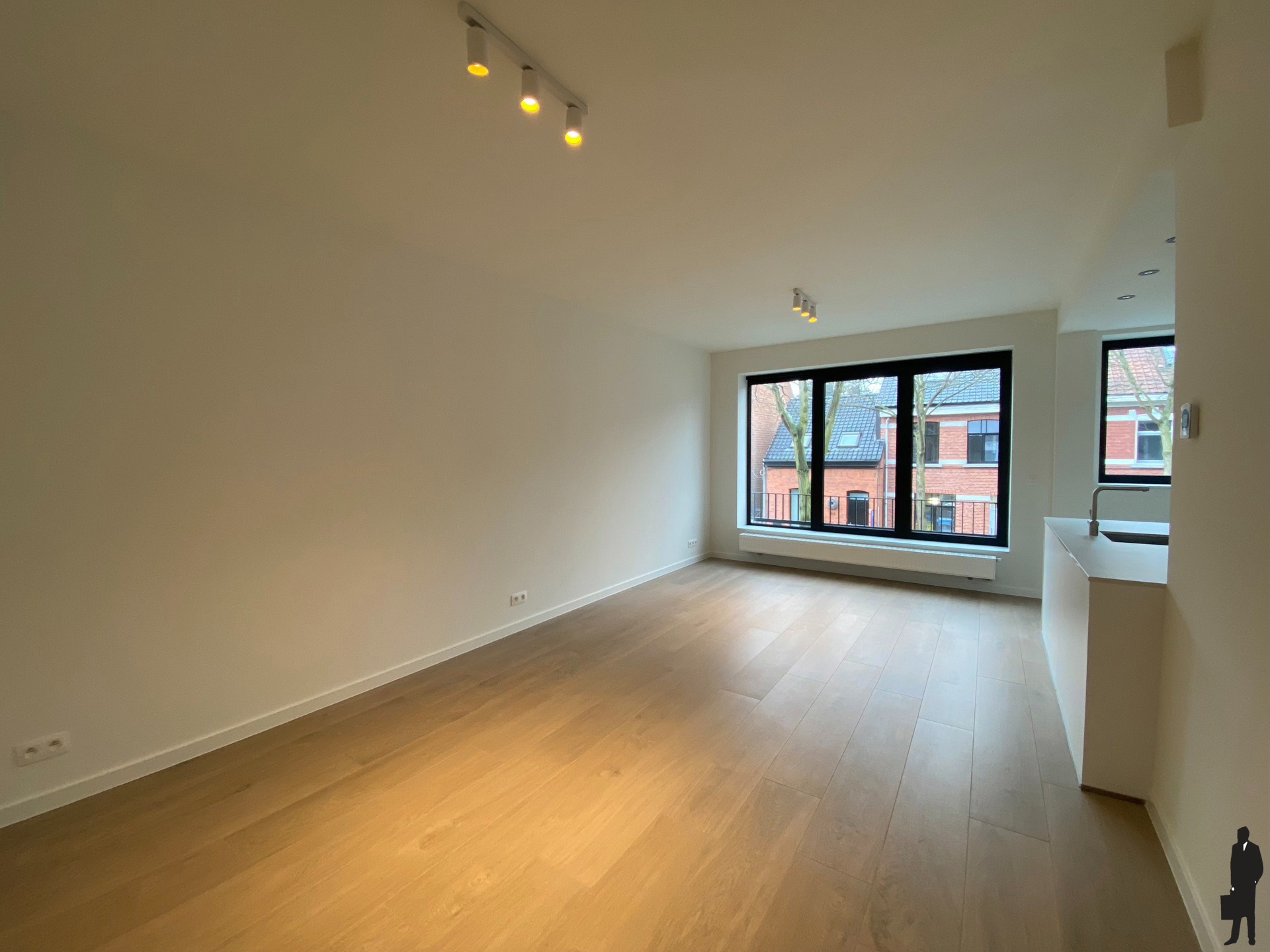 Volledig gerenoveerd duplex appartement van (ca.125m²) met terras nabij het centrum van Brasschaat - foto 4