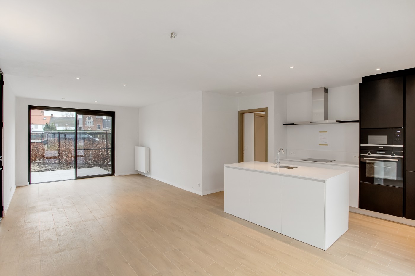 Prachtig, nieuw 2-slpk. appt met tuin en ondergrondse staanplaats - foto 3