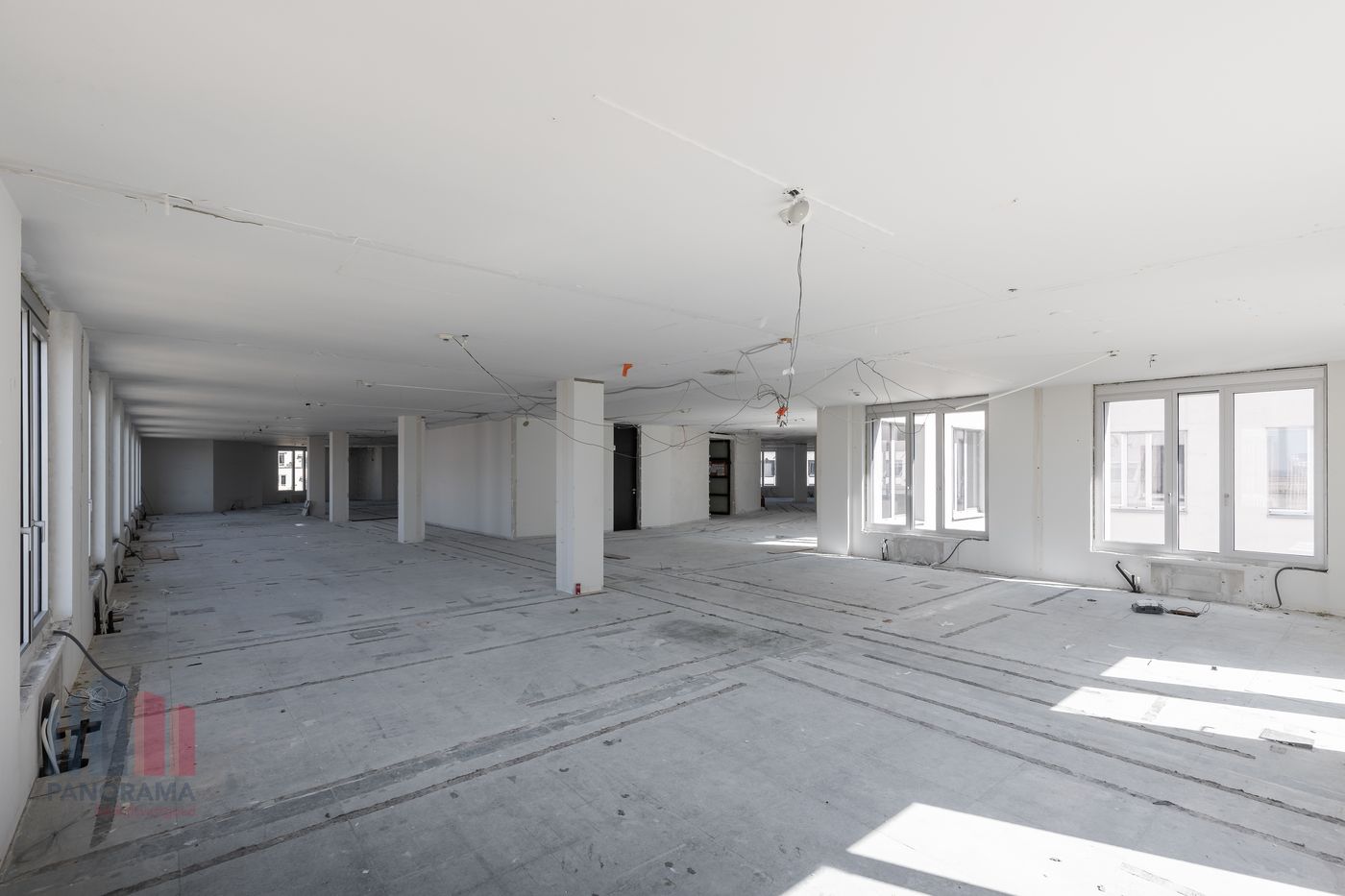 Hoogwaardige kantoorruimte van 2.367 m² in Stéphanie Square te Brussel - foto 2