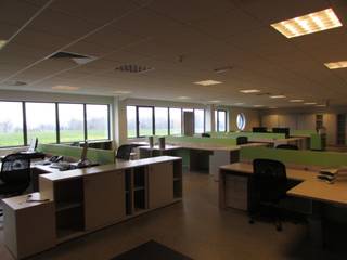 For rent: modern and flexible office space in the thriving business zone Z.5 Mollem!Located in a strategic area near the highway, we offer 1,105 m²...