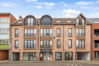 Ligging: zeer centraal gelegen in het handelscentrum van Turnhout op wandelafstand van winkels, openbaar vervoer en scholen.Omschrijving:Dit centraal...