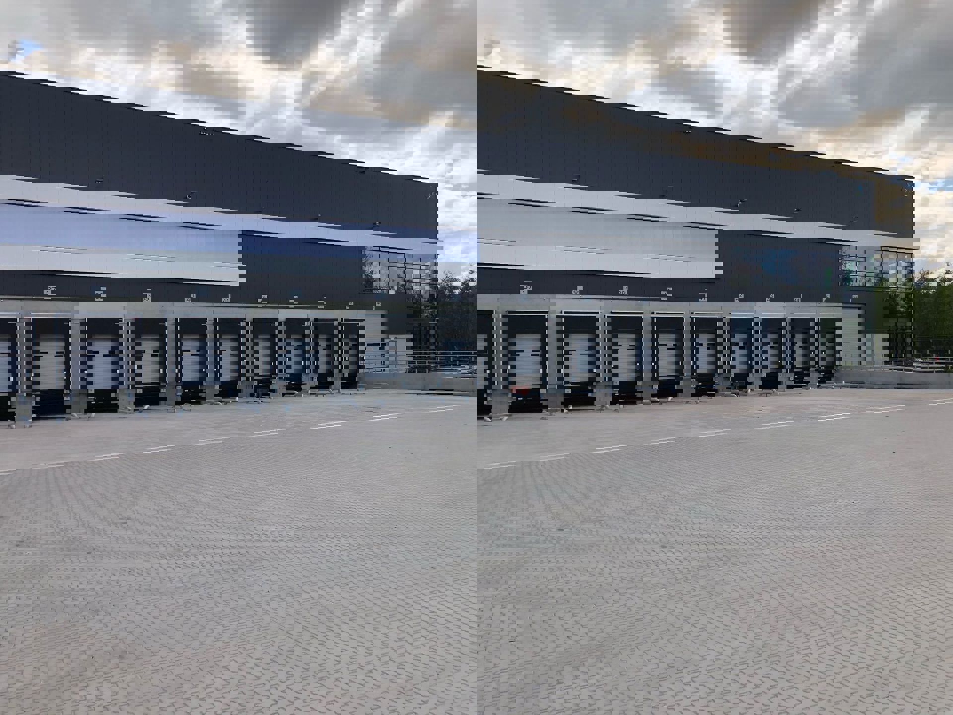 Commercial for rent in Boom - photo 3