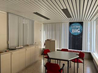 Magazijn (ca. 114m²) met kantoor (ca. 206m²) te huur in het centrum van Bissegem. Het pand heeft een vlotte bereikbaarheid met de R8 alsook met...