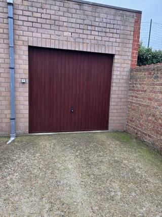 Garagebox met kantelpoort te koop te Bredene. Vlot inrijbaar!<br />Geen mede-eigendom = geen syndicuskosten.
