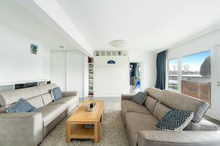 Deze twee gekoppelde commerciële ruimtes bevinden zich op het gelijkvloers van de residentie Laguna Beach in Duinbergen.Ze zijn momenteel ingericht...