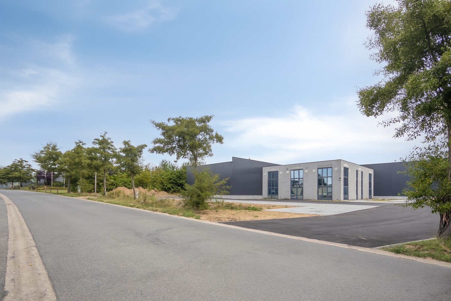 Nieuwbouwloods van 430 m² op toplocatie in Europark, Lanaken, te huur! - foto 1