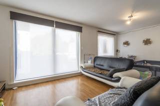 INDELING: Gelijkvloers: - garage met elektrische sectionaalpoort- praktische bergruimte met aansluiting voor was- en droogmachine - toegang tot...