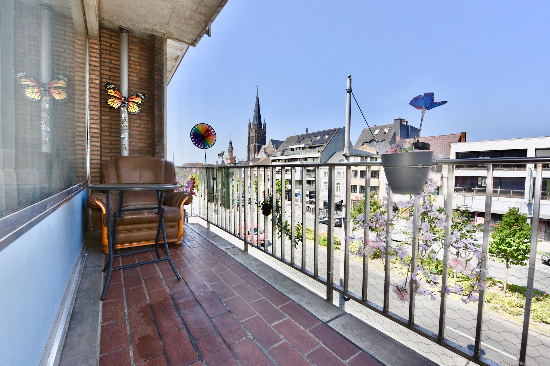 Prachtig centraal gelegen app met 2 slpk en 2 terrassen voor 169000 EUR - foto 3