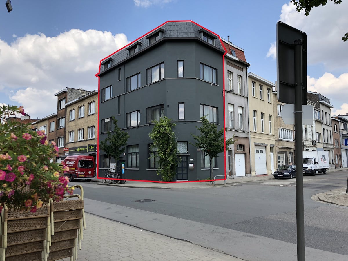 Studentengebouw met 9 kamers en 1 studio te koop in Antwerpen - foto 1