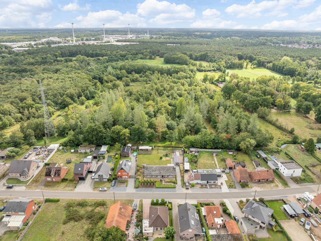 Gezellige gezinswoning met 5 slaapkamers, volledig onderkelderd en tuin met prachtig groen uitzicht – Mol Sluis - foto 3