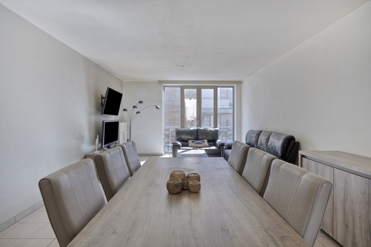 Op te frissen 2-slaapkamer appartement op toplocatie in Hasselt - foto 4