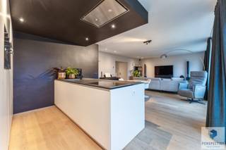 Modern Luxe-Appartement met 3slpk - terras en dubbele autostaanplaatsDit exclusieve penthouse van 115 m² ligt in het hart van Brugge en biedt een...