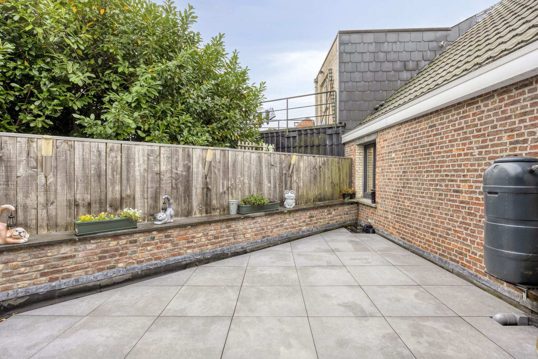 Goed gelegen woonst met grote tuin– incl. polyvalente benedenruimte - foto 2