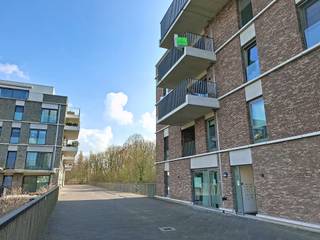 Deze instapklare en energiezuinige flat bevindt zich in de schitterend gelegen site van de "Oude Gasfabriek", Residentie Schoonebeker...