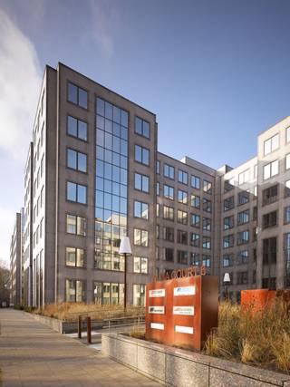 Alma Court is een kantoorgebouw gelegen nabij het universitair ziekenhuis Sint-Luc te Brussel. Met zijn vele faciliteiten is het de bedoeling van...