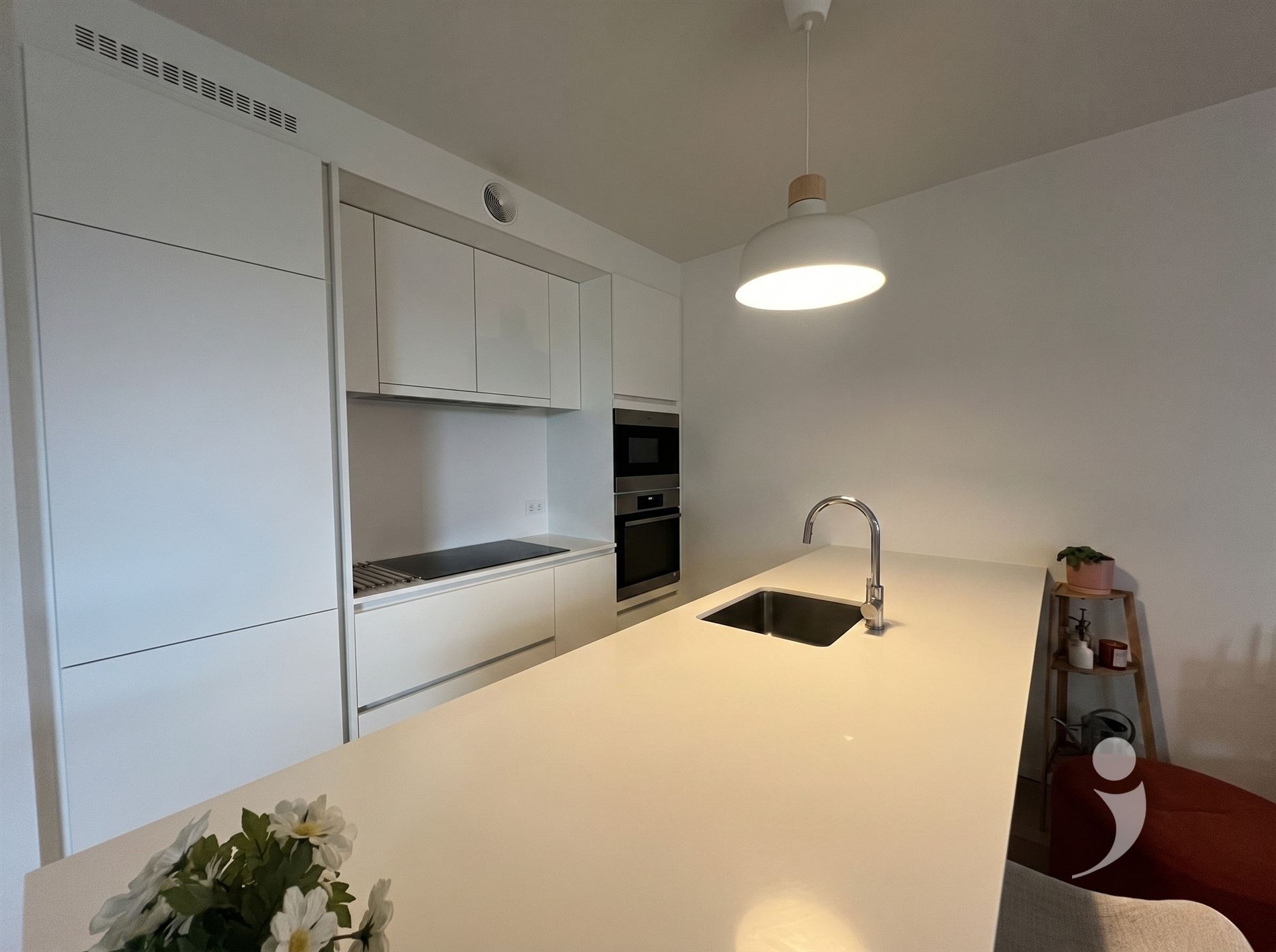Ruim en lichtrijk 2-slaapkamerappartement - foto 5