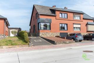 Op een centrale ligging in Wijer vinden we deze gerenoveerde gezinswoning terug op een mooi perceel van 6a 23ca.Zowel Hasselt, Sint-Truiden als...