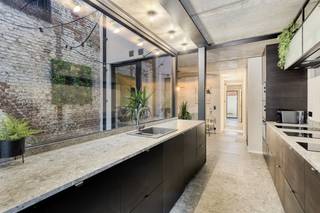 In het hart van Mechelen, in de Kromme Elleboogstraat 8, bevindt zich dit moderne studentenhuis, een nieuwbouw van 2023 met 9...