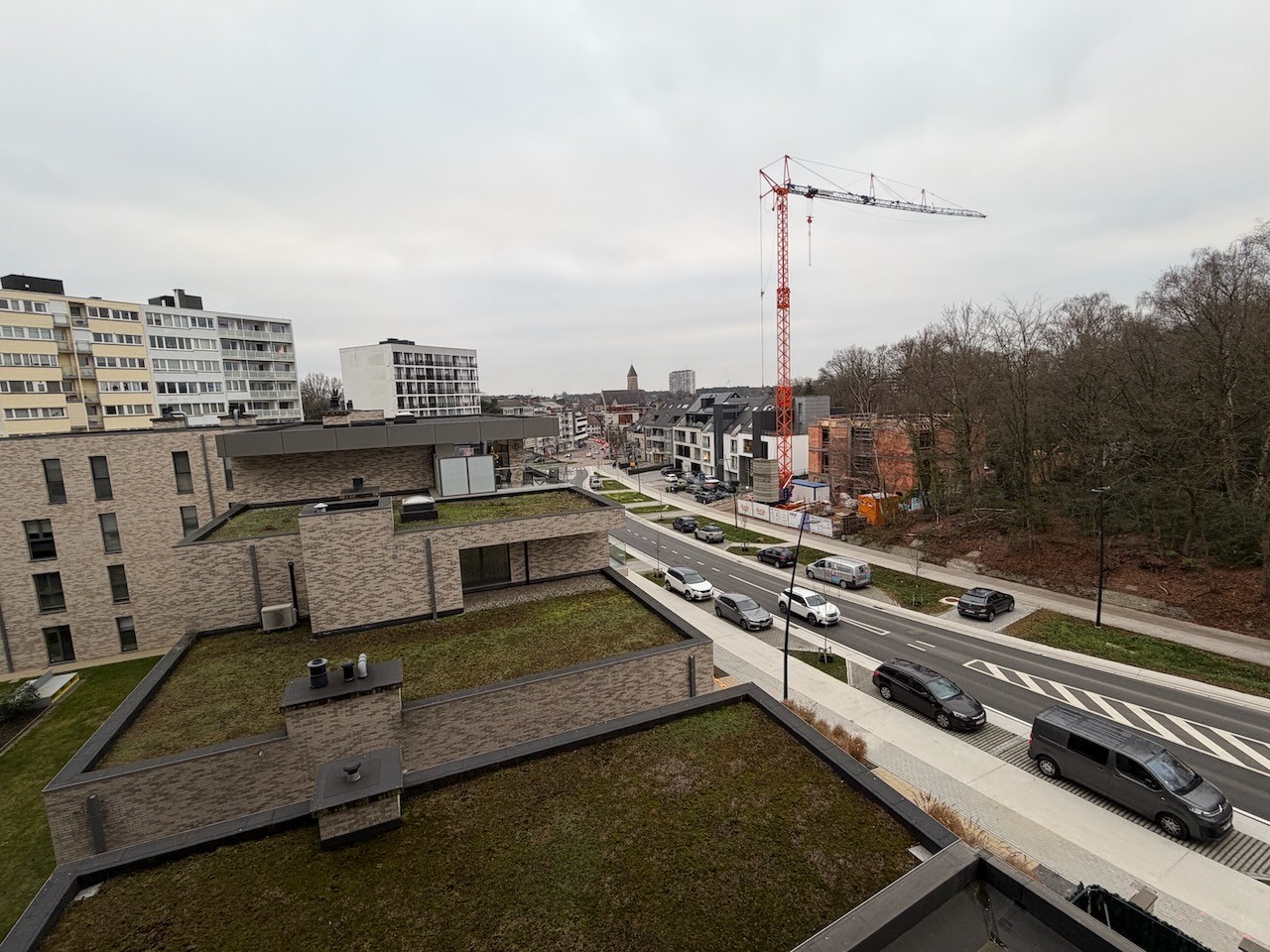 Genk-centrum, Jan Habexlaan 17 bus 11: Energiezuinig appartement met 2 slaapkamers en 2 terrassen. - foto 2