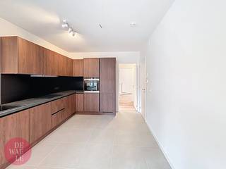 Dit charmante en sfeervolle appartement bevindt zich op de eerste verdieping van de moderne residentie Newport, aan de Parkdreef in Tour &...