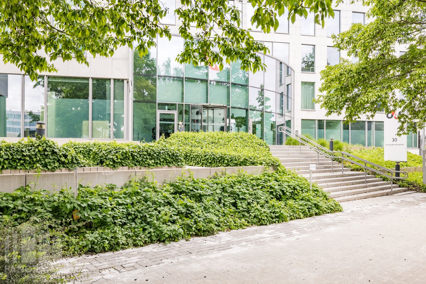 351 m² Offices with visibility from the R0 - photo 4