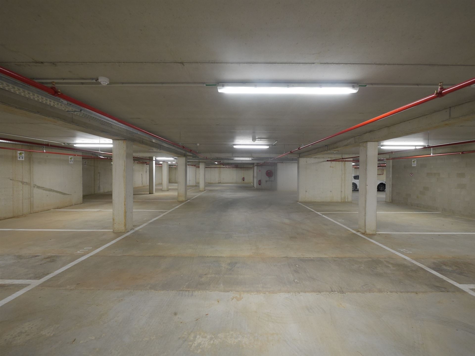 Motor- of fietsenstaanplaats - foto 2