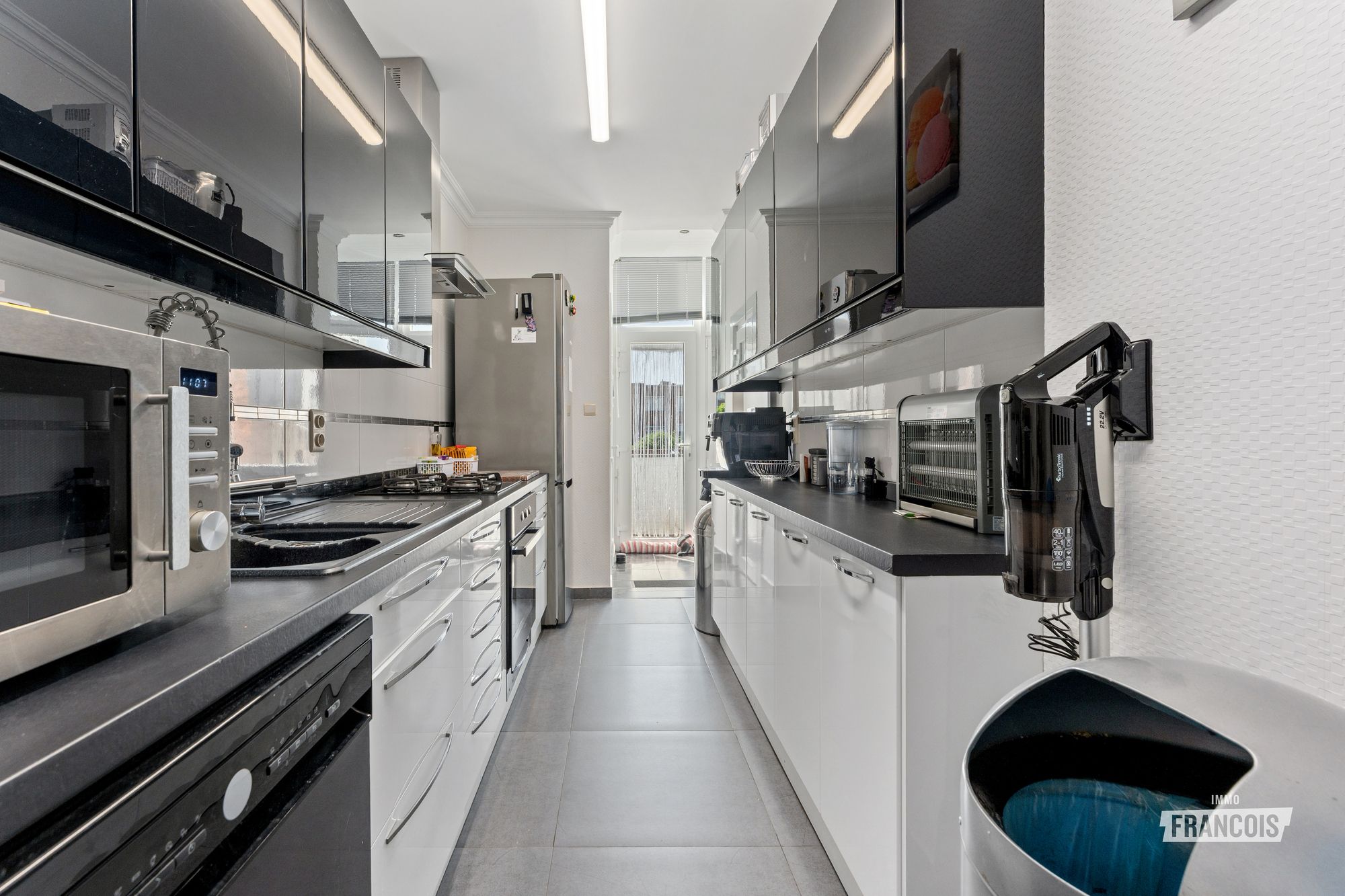Gerenoveerd duplexappartement met garage en zonnige tuin te Blankenberge - foto 4