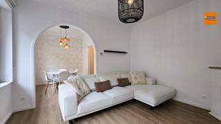 Opgefrist gelijkvloersappartement in Etterbeek Met een bewoonbare oppervlakte van 66 m² en een uitstekende ligging in Etterbeek, bevindt dit...