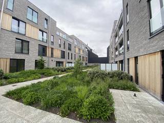 In residentie Over Leie te Harelbeke vind je op de derde verdieping dit nieuwbouw appartement met 3 slaapkamers te koop. Het appartement omvat...