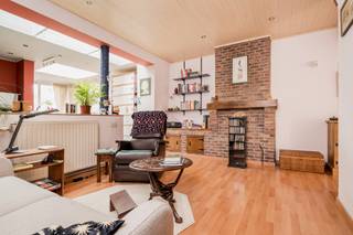 Comfortable instapklare woning met achteruitgang en garageboxDeze ruime comfortabele instapklare woning werd door de jaren heen gerenoveerd. Wat...