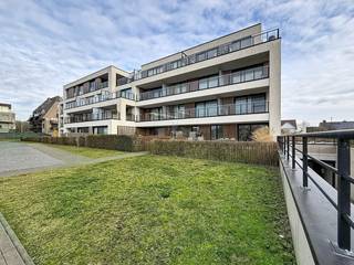 Cet appartement de plain-pied prêt à emménager est situé dans la résidence récente Duinenzicht à Bredene, à distance de marche de la mer, de la...