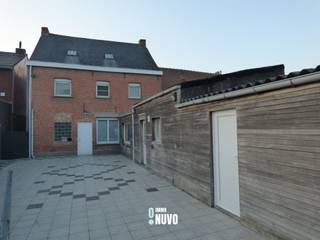 Charmante woning met 4 slaapkamers te Willebroek  Deze charmante woning, gelegen op een invalsweg naar Willebroek, biedt een ideale gelegenheid voor...