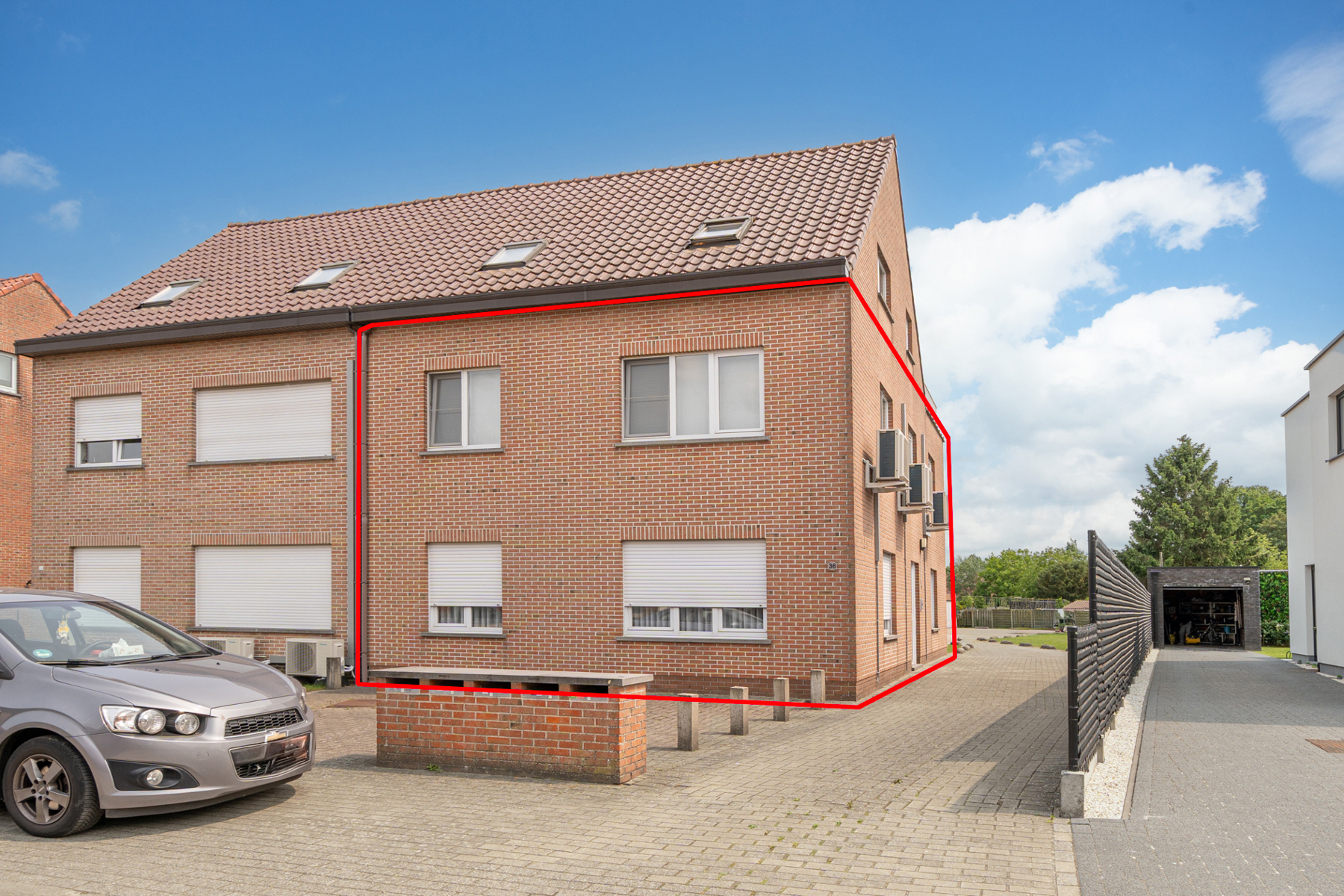 4 OPBRENGSTEIGENDOMMEN MET 4 GARAGEBOXEN - foto 1