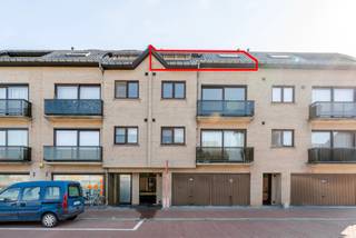 Op slechts enkele minuten wandelen van het centrum van Merchtem bevindt zich deze lichtrijke en instapklare duplex van maar liefst 163 m². Met...