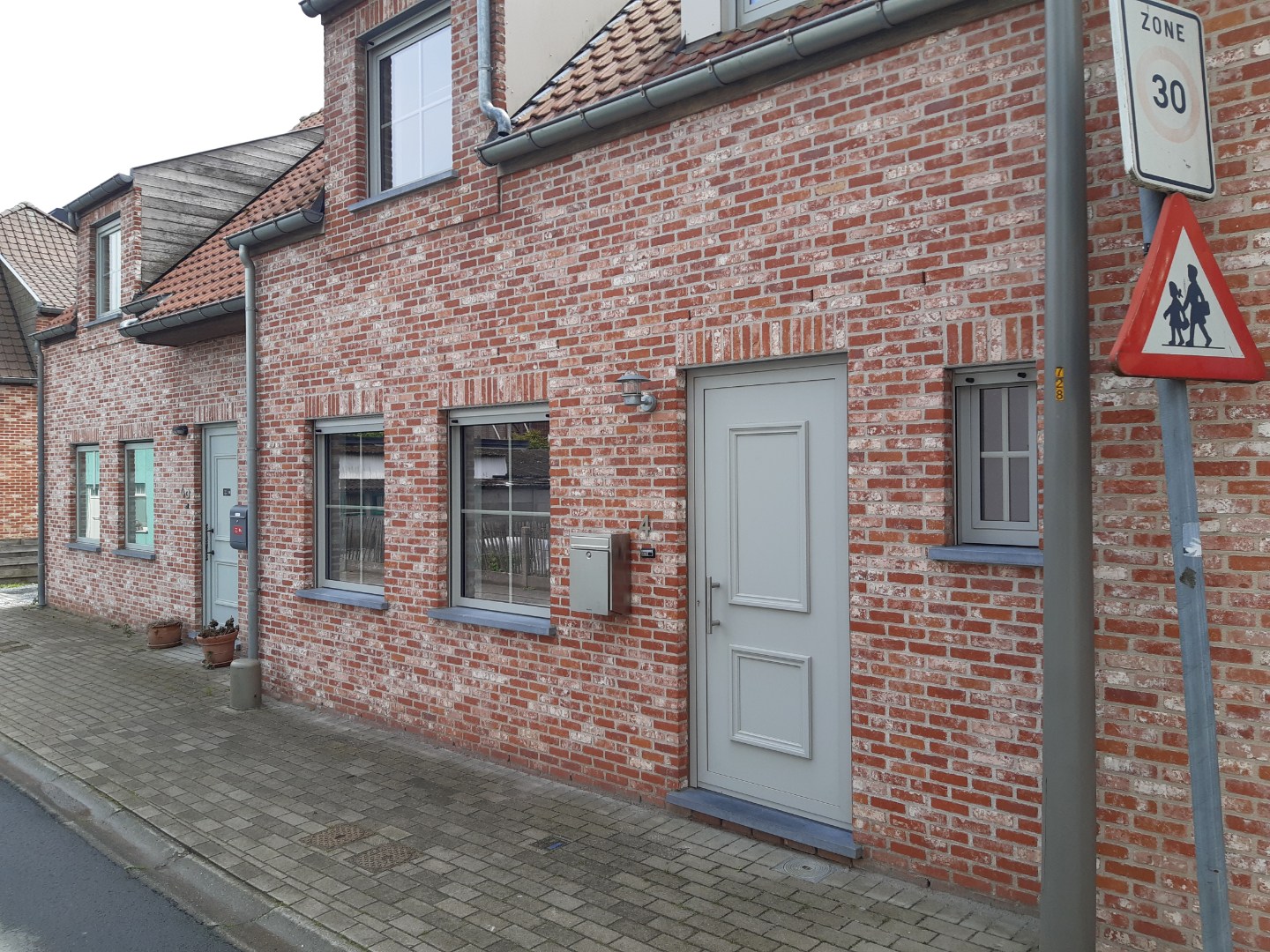 Degelijke, goed gelegen woning. - foto 1
