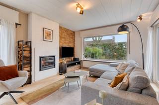 In deze doodlopende wijk vind je deze instapklare open bebouwing van 180 m², waar rust, licht en comfort mooi samenkomen. Een groene,...