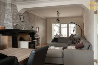 Deze charmante halfopen bebouwing ligt in het landelijke Achterbos (Mol), op korte afstand van het centrum en omliggende gemeenten.Bij binnenkomst...