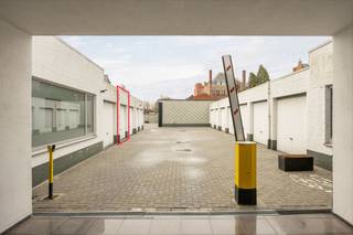 Diepe garage van ongeveer 10 meter in Residentie Swinnenhof - Patersstraat 40, Turnhout<br />
<p><em>Vermeldingen inzake bijzondere infoplicht: omgevingsvergunning stedenbouwkundige handelingen uitgereikt, woongebied, geen rechterlijke herstelmaatregel of bestuurlijke maatregel opgelegd of opname in het maatregelenregister, geen voorkooprecht ruimtelijke ordening, geen omgevingsvergunning voor verkavelen van gronden.</em></p>